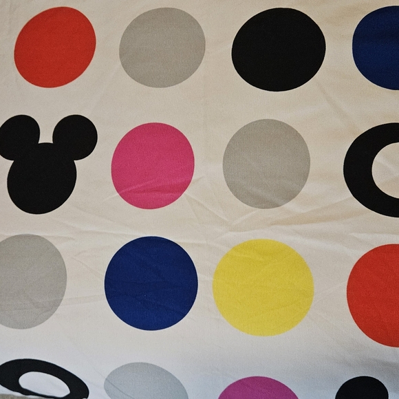 Disney Full Size Bottom/Flat Sheet & 2 Standard Size Pillow Cases. - Picture 4 of 14